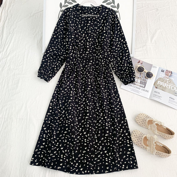 Нов модел дамска рокля с обло деколте и дълъг ръкав - бял и черен цвят