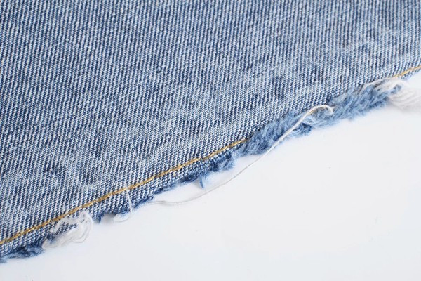 Asümmeetriline sillerdavates värvides teksaseelik