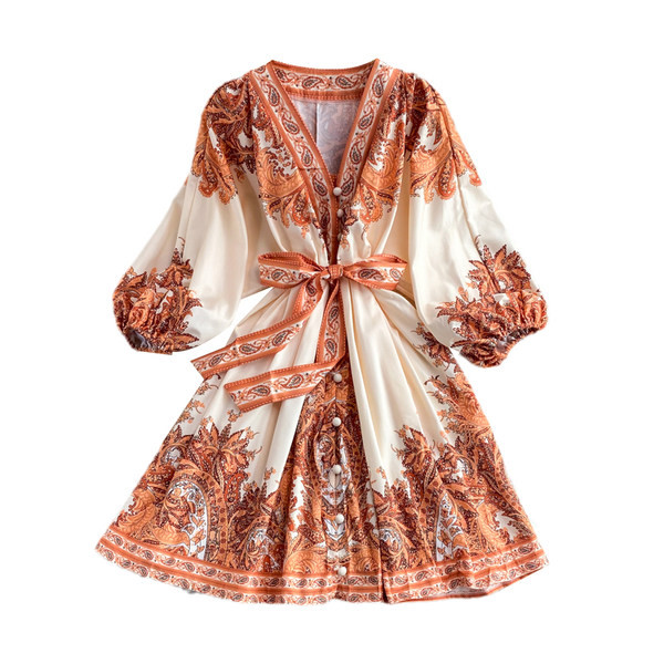 Moteriška šiuolaikiška suknelė su diržu ir špicine iškirpte