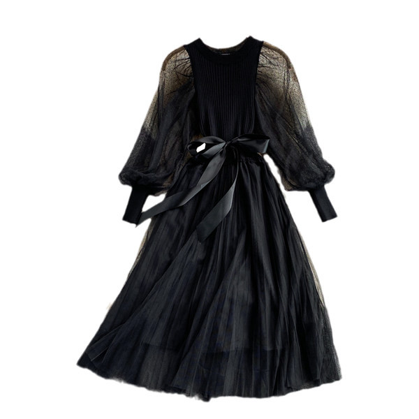 Női modern fekete ruha tüll ujjal