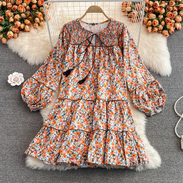 Naiste kleit lipsude ja pikkade varrukatega - mitut värvi