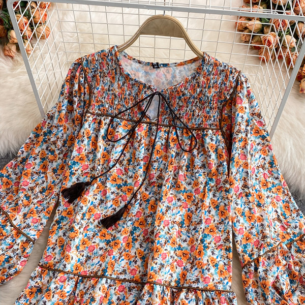 Naiste kleit lipsude ja pikkade varrukatega - mitut värvi