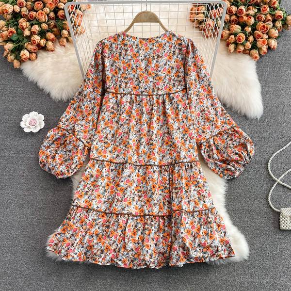 Naiste kleit lipsude ja pikkade varrukatega - mitut värvi