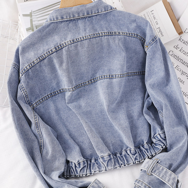 Naiste nööpide ja taskutega teksajakk