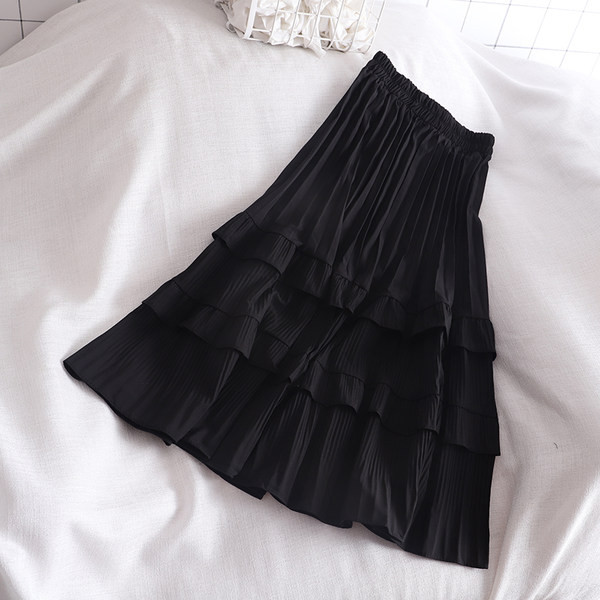 Ženska suknja s elastičnim strukom i kovrčama