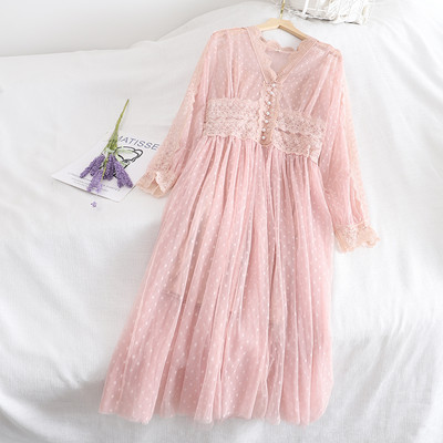 Μακρύ γυναικείο φόρεμα με κουμπιά και λαιμόκοψη 