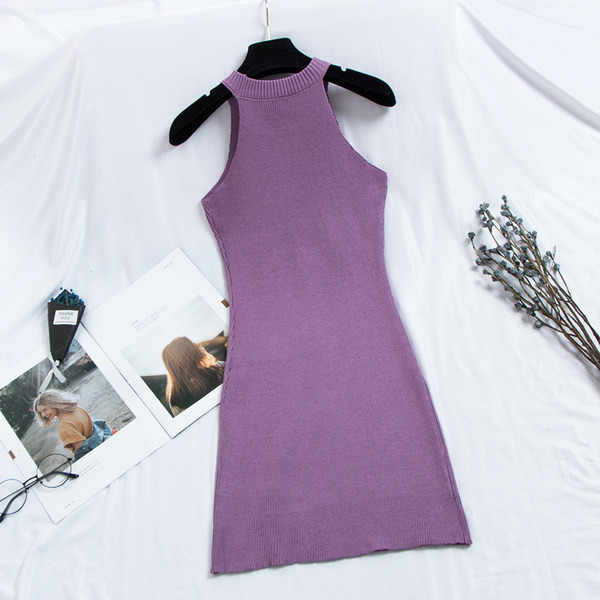 Ümmarguse dekoltee ja tikandiga naiste vabaaja kleit