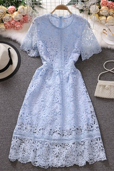 Női csipkeruha rövid ujjal, kerek nyakkivágással