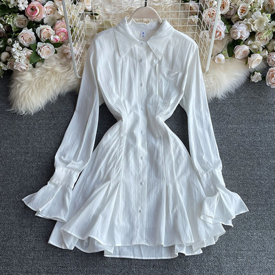 Naiste moodne kleidi tüüpi särk klassikalise krae ja nööpidega