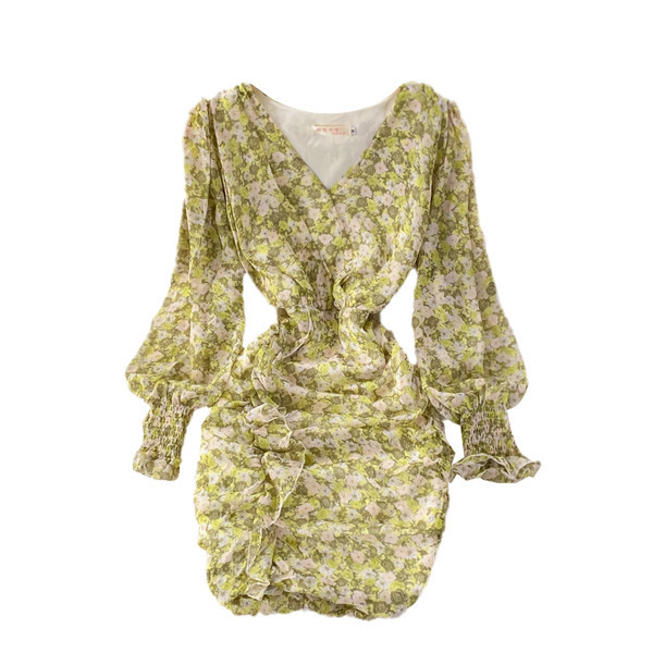 Lillemustri ja spitsikaelusega naiste vabaajakleit