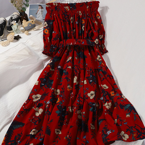 Moodne naiste kleit paatkaela ja vööga sinise ja musta värviga