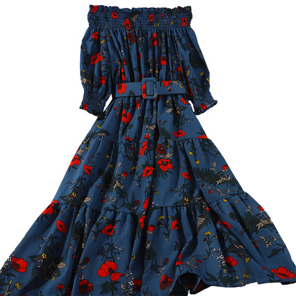 Moodne naiste kleit paatkaela ja vööga sinise ja musta värviga