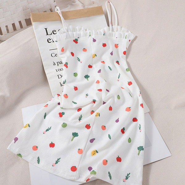 Rochie colorată de damă cu bretele subțiri în alb