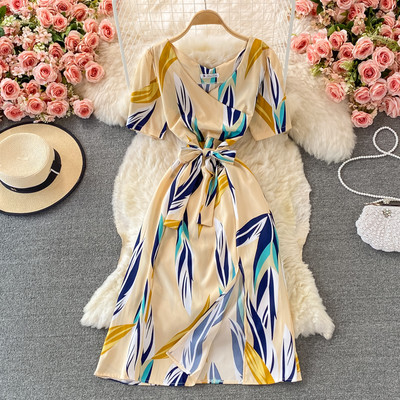 Naiste moodne kleit vöökohal roosa