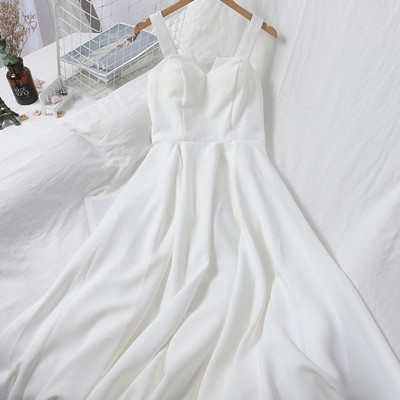 Kaasaegne naiste kleit rihmadega – mitmes värvitoonis