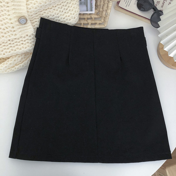 Naiste seelik kõrge vöökoha ja pandlaga