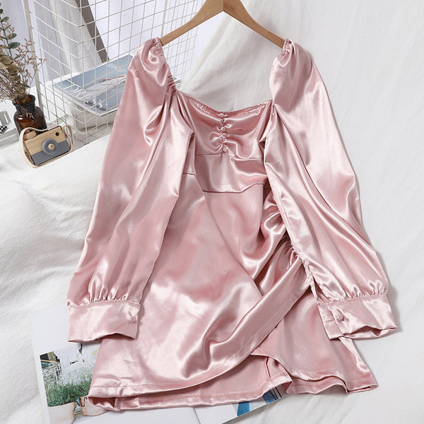 Uue mudeli naiste satiinist asümmeetriline pikkade varrukatega kleit