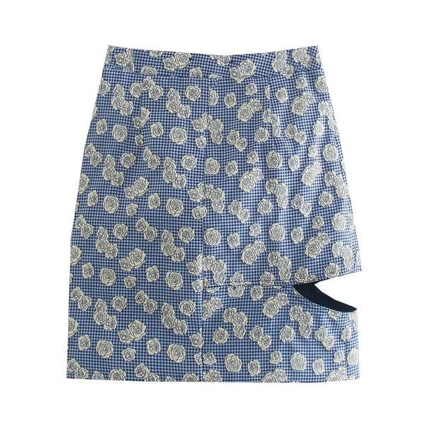 Väljalõigatud osa ja lillemustriga sügisseelik