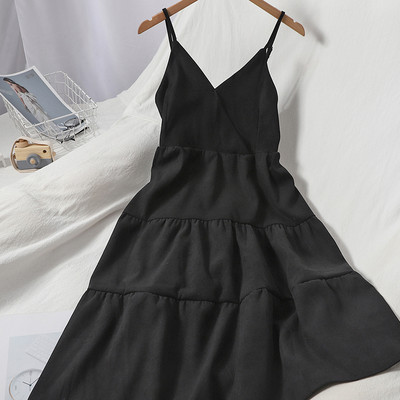 Μοντέρνο φόρεμα με λεπτά τιραντάκια  - κομμένο μοντέλο