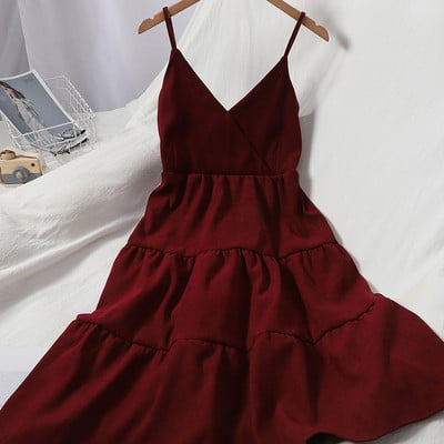 Μοντέρνο φόρεμα με λεπτά τιραντάκια  - κομμένο μοντέλο