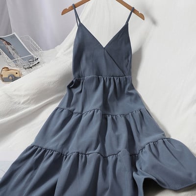 Μοντέρνο φόρεμα με λεπτά τιραντάκια  - κομμένο μοντέλο