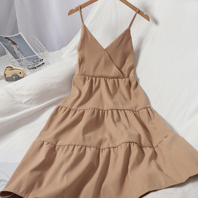 Μοντέρνο φόρεμα με λεπτά τιραντάκια  - κομμένο μοντέλο