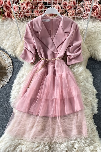 Naiste moodne tülli ja metallketiga kleit