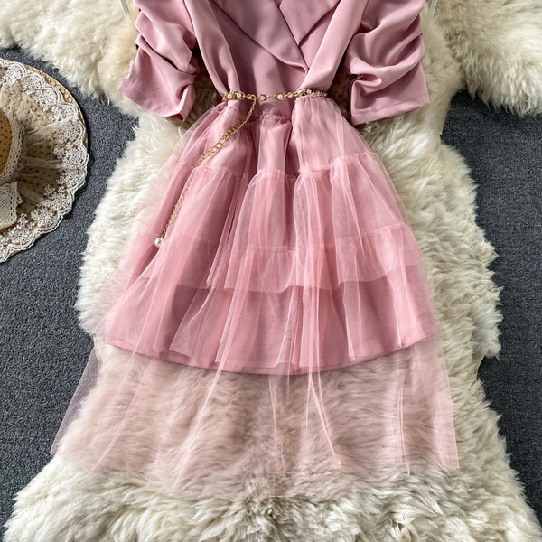 Naiste moodne tülli ja metallketiga kleit