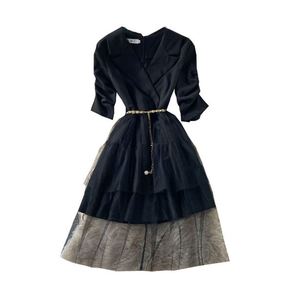 Naiste moodne tülli ja metallketiga kleit