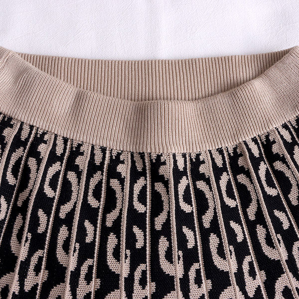 Нов модел плисирана пола с висока талия