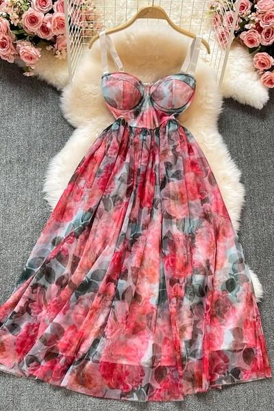 Γυναικείο κομψό μακρύ φόρεμα με λεπτές τιράντες