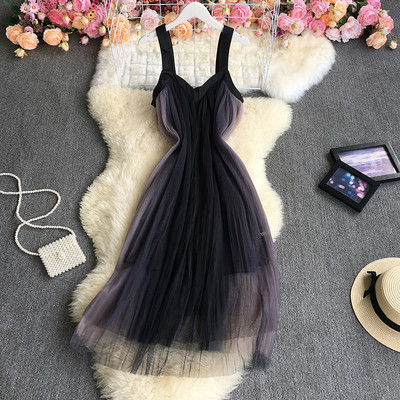 Κομψό γυναικείο φόρεμα με τούλι και τιράντες