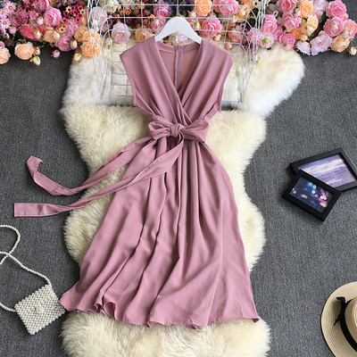 Νέο μοντέλο γυναικείο φόρεμα με ζώνη και λαιμόκοψη