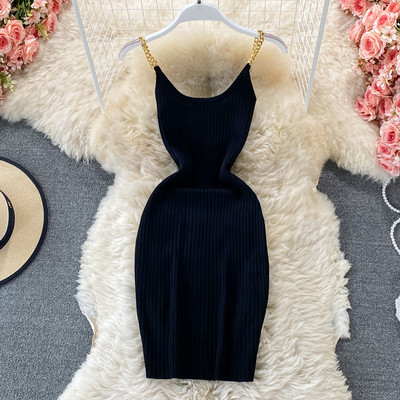 Naiste liibuv metallrihmadega kleit