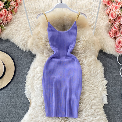 Naiste liibuv metallrihmadega kleit