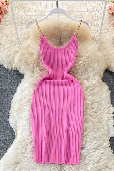 Naiste liibuv metallrihmadega kleit