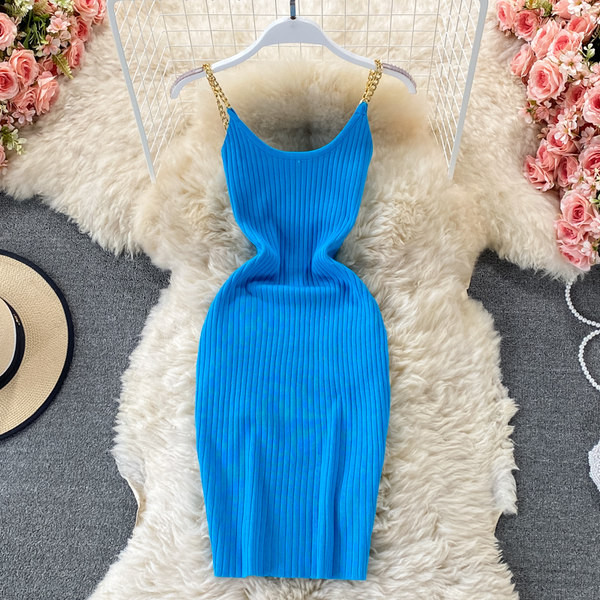 Naiste liibuv metallrihmadega kleit