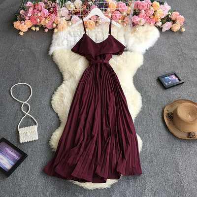 Κομψό μακρύ φόρεμα με ζώνη και τιράντες