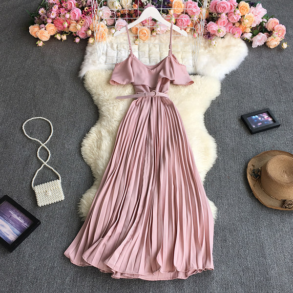 Κομψό μακρύ φόρεμα με ζώνη και τιράντες