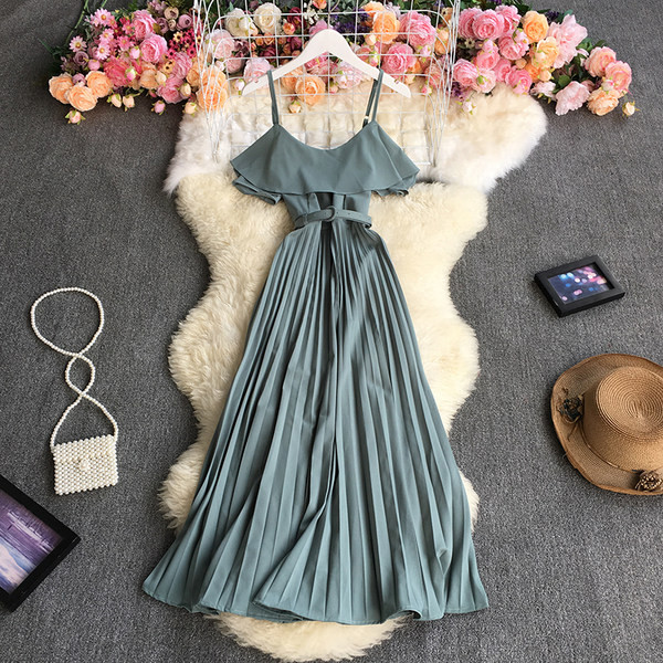 Κομψό μακρύ φόρεμα με ζώνη και τιράντες