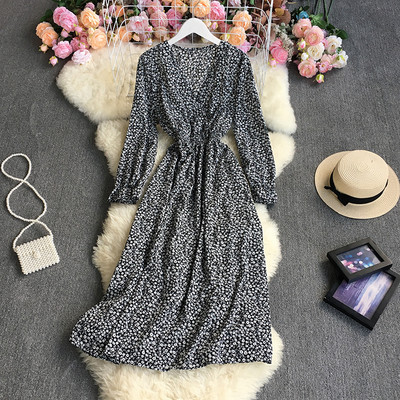 Μοντέρνο γυναικείο φόρεμα με μακριά μανίκια και ελαστική μέση