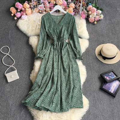 Μοντέρνο γυναικείο φόρεμα με μακριά μανίκια και ελαστική μέση