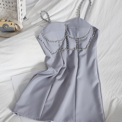 Moodne naiste lühike kivikeste ja õhukeste rihmadega kleit