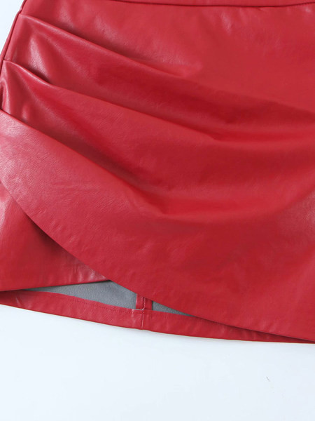 Lühike kunstnahast seelik, millel on volditud efekt