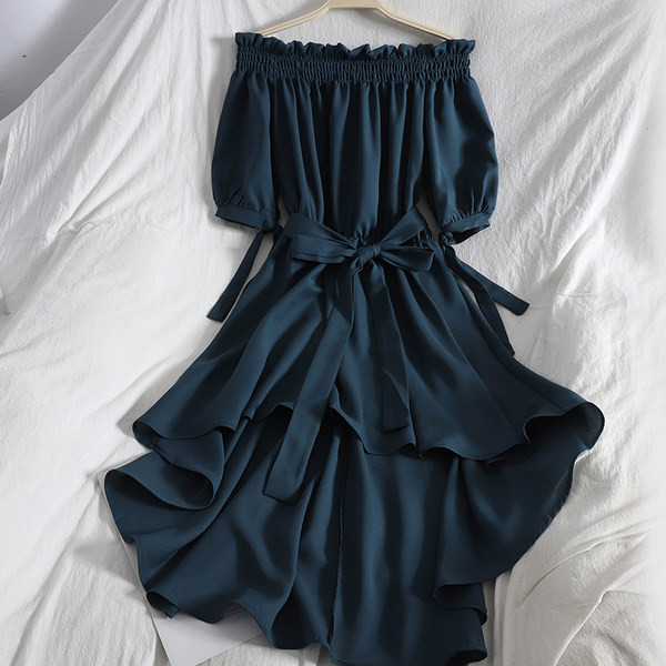 Novi model asimetrične ženske haljine sa lađa izrezom i pojasom