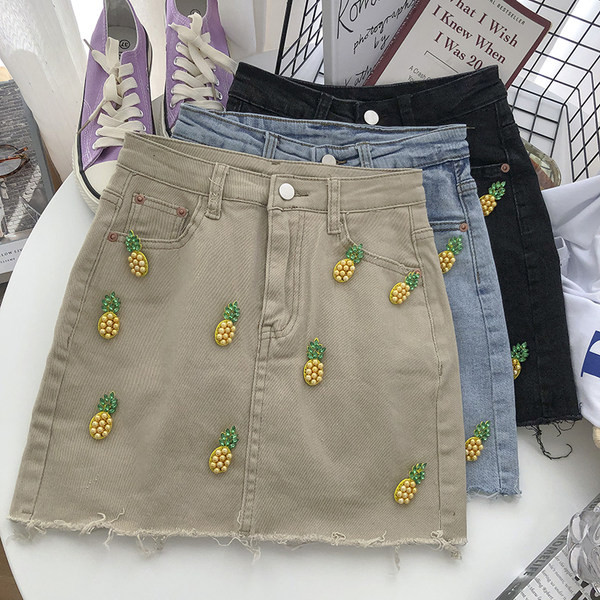 Γυναικεία τζιν φούστα με τρισδιάστατο στοιχείο - ψηλή μέση