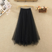 Naiste pikk tülli ja pärlitega seelik