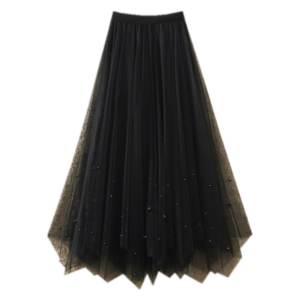 Naiste pikk tülli ja pärlitega seelik