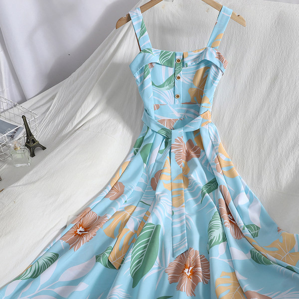 Πολύχρωμο γυναικείο φόρεμα με τιράντες και ζώνη