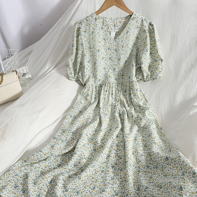 Naiste vabaajalõikeline spitsikaelusega kleit – mitut värvi